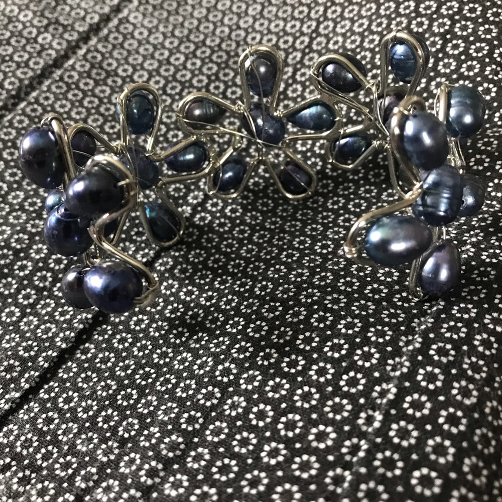 Cuff-styled bracelet - Picture 3 of 4